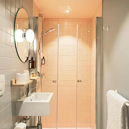 Otel Cosmiques - Centre